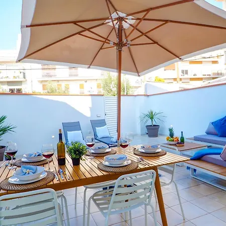 Apartment Sebastian Patio By Hello Homes